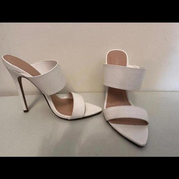 Stylish and Chic White Heeled Sandals from ShoeDazzle: Your Perfect Accessory - Picture 4 of 4